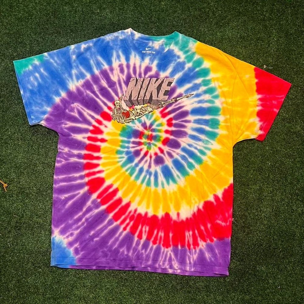Oversized Nike Tie-Dye Graphic T-Shirt.